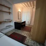 La Casa Dei Conti Carrara