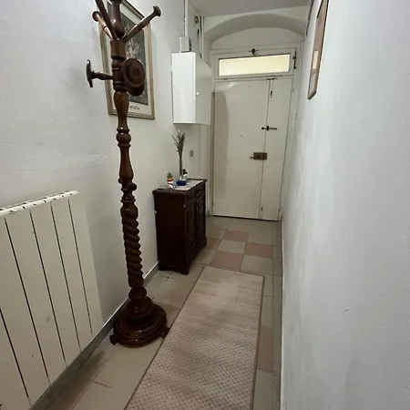 別荘 La Casa Dei Conti カッラーラ